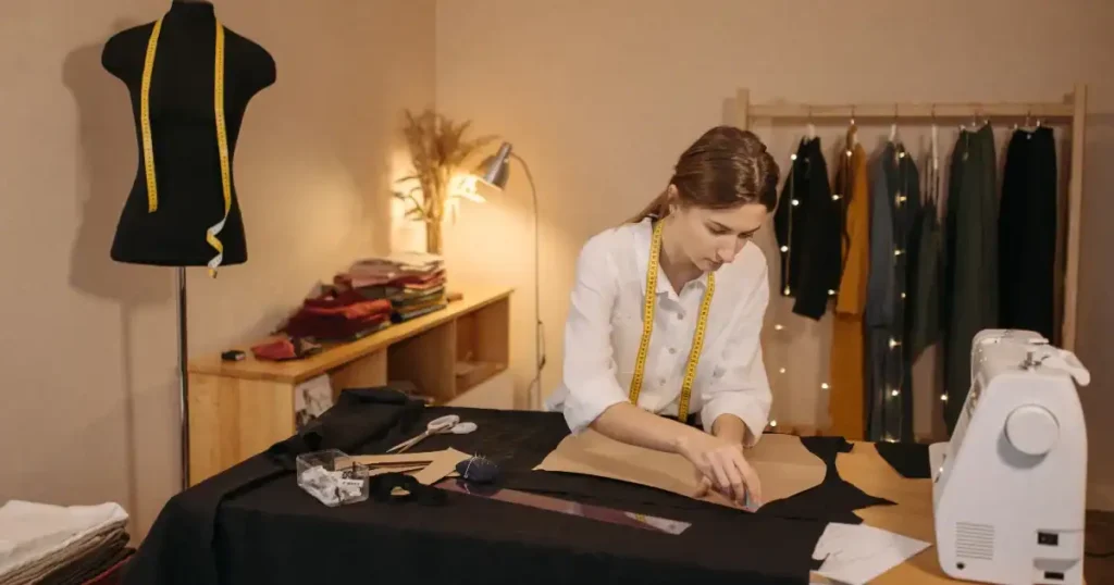 Contoh dan Beda dengan Wirausaha & Swasta